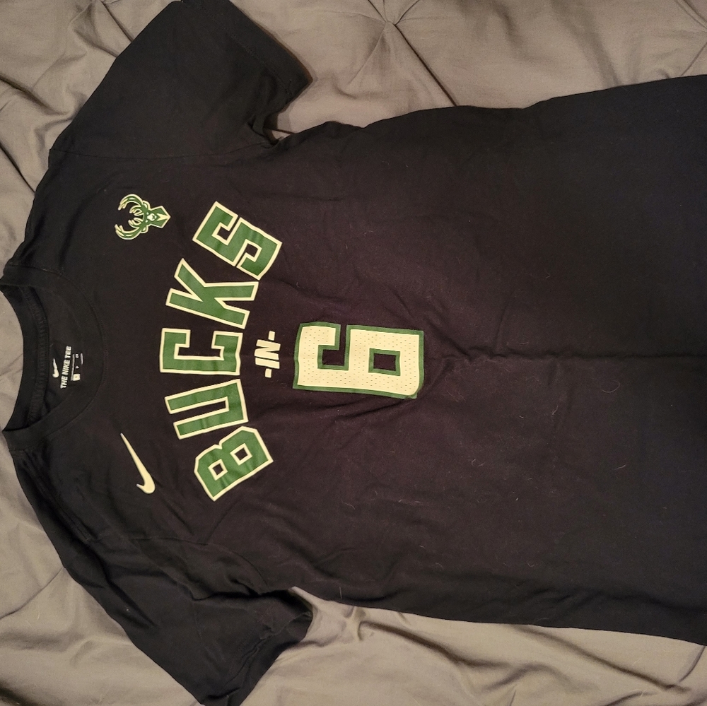 Milwaukee Bucks in six tshirt nike